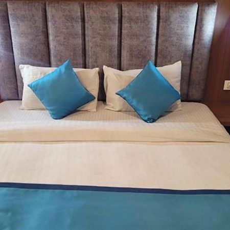 Fabhotel Prime Sapphire Regency วาโดดารา ภายนอก รูปภาพ