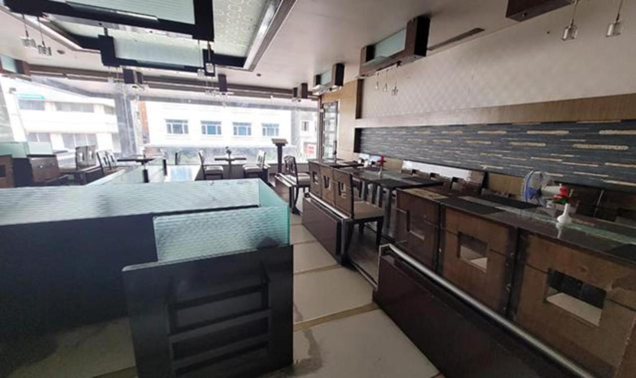 Fabhotel Prime Sapphire Regency วาโดดารา ภายนอก รูปภาพ